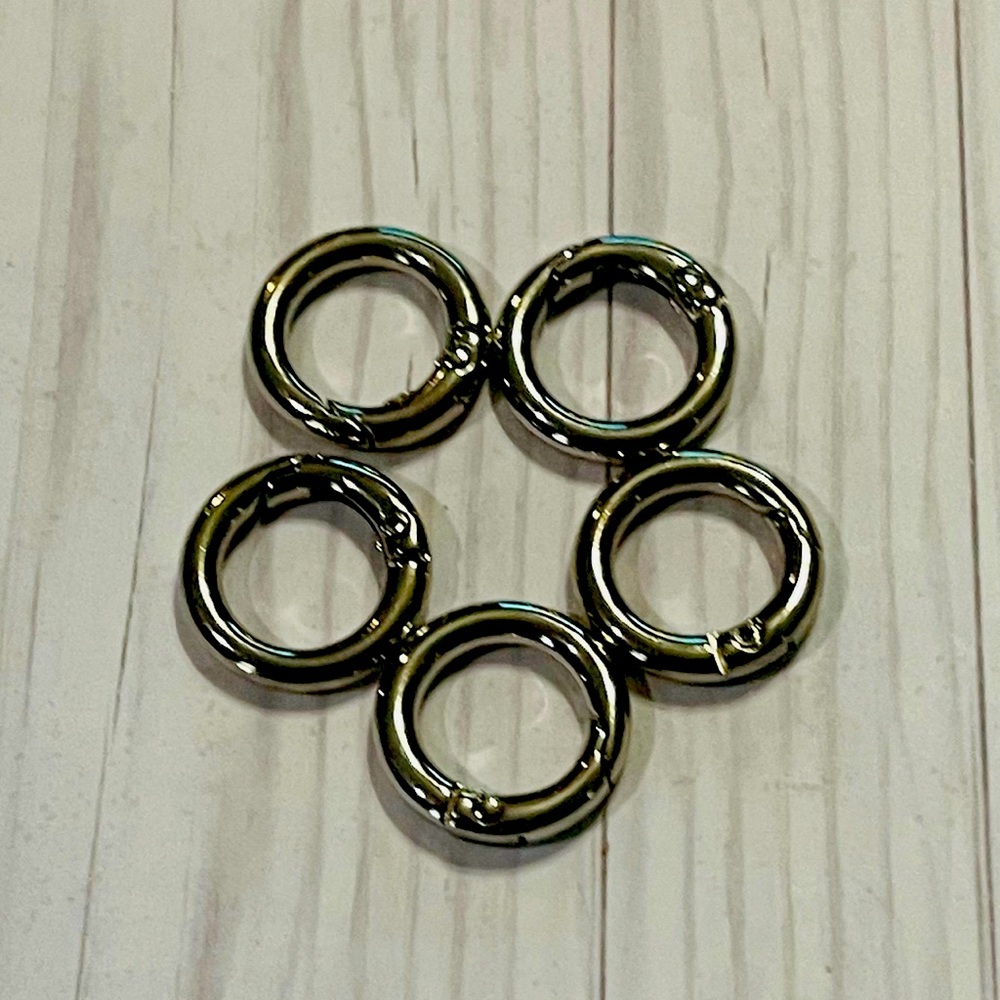 Small to Medium sized stainless steel round clasps for jewelry making